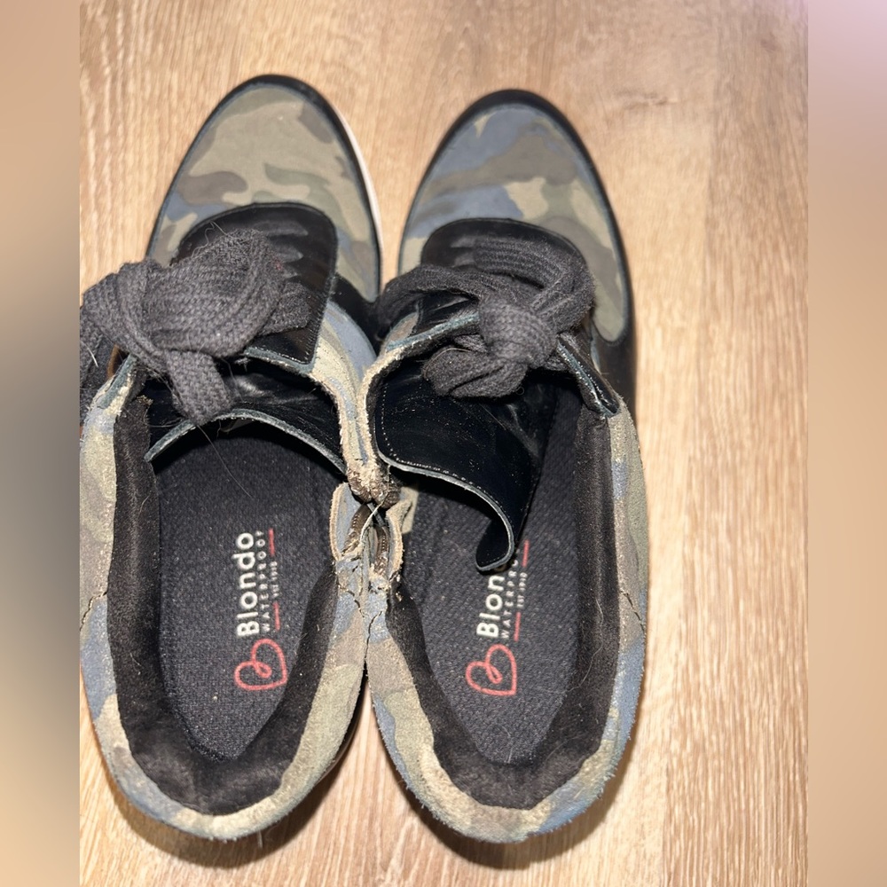 Blondo Waterproof Camo & Leather Sneakers - Picture 7 of 11